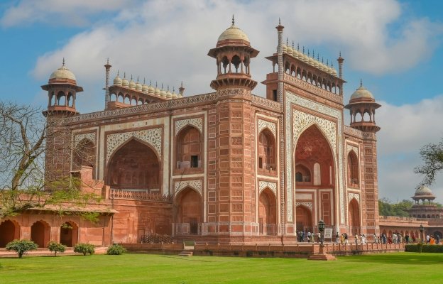 From Delhi – Agra Fort and Taj Mahal Day Tour by Car
