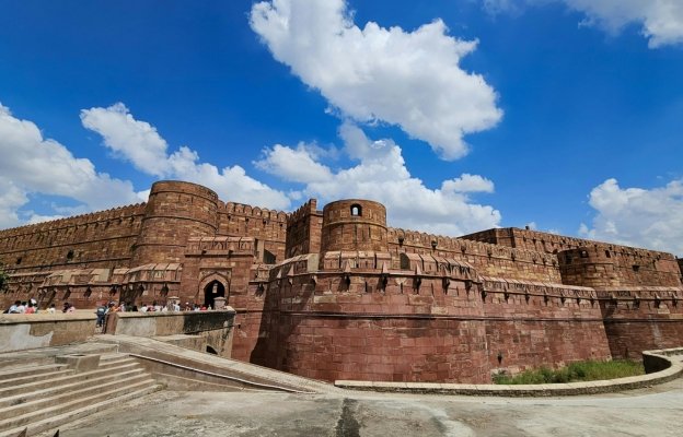Taj Mahal Tour by Train from Delhi Gatimaan Express and Shatabdi