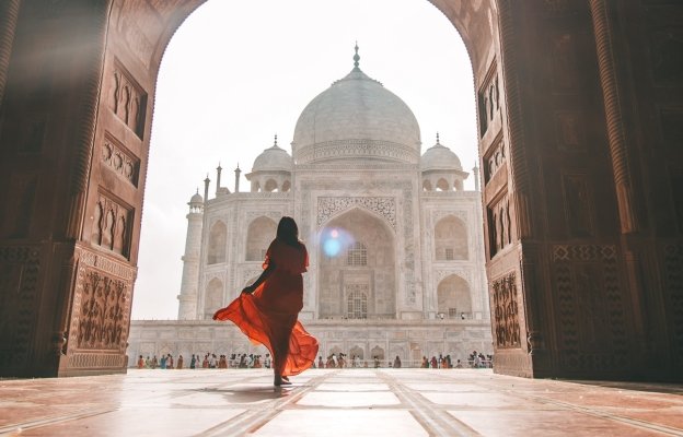 Overnight Taj Mahal Tour from Delhi