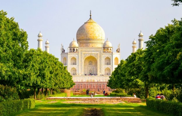 Overnight Taj Mahal & Agra Fort Tour from Jaipur